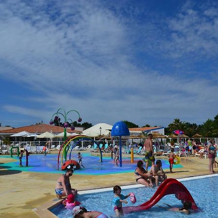 Camping Les Charmettes- Les Mathes Bagian luar foto