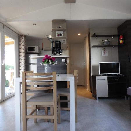 Camping Les Charmettes- Les Mathes Bagian luar foto