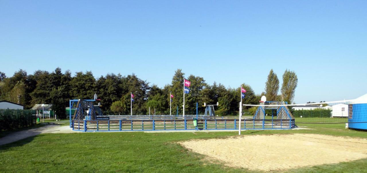 Camping Les Charmettes- Les Mathes Bagian luar foto
