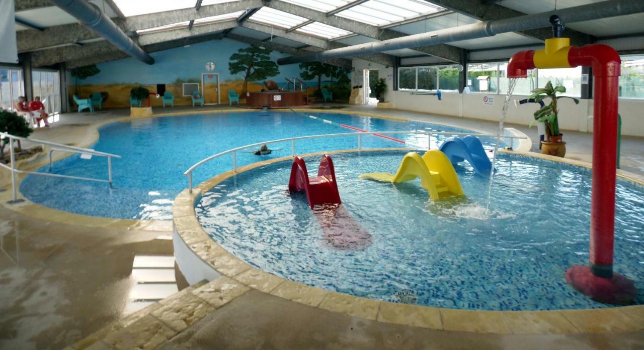 Camping Les Charmettes- Les Mathes Bagian luar foto