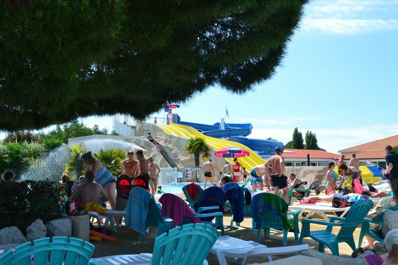 Camping Les Charmettes- Les Mathes Bagian luar foto